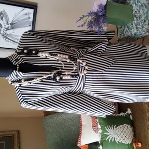 🌻🎉Host Pick🎊💖Elegant Kenneth Cole Tunic Top.